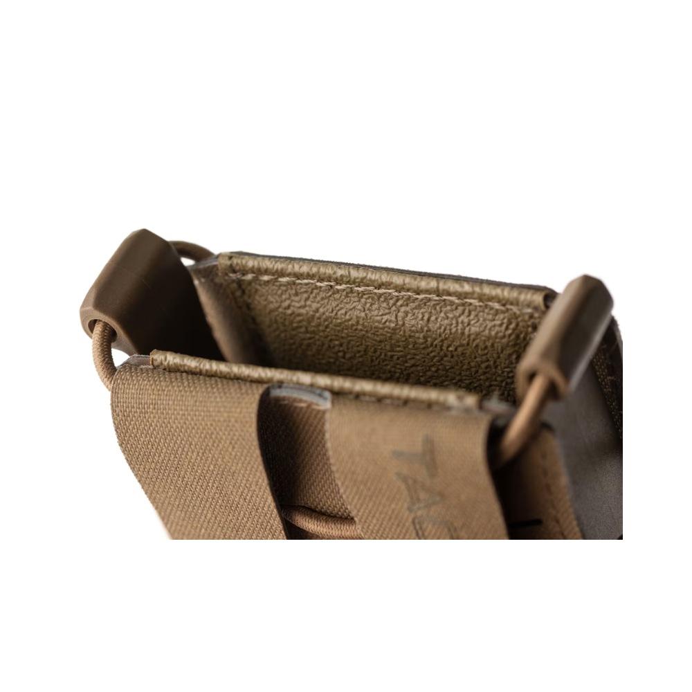 Porte-chargeur simple 5.56/AK SpeedPouch de ClawGear en nylon renforcé et stratifié collé pour une utilisation durable et légère, avec cadre de rétention en plastique pour un dé