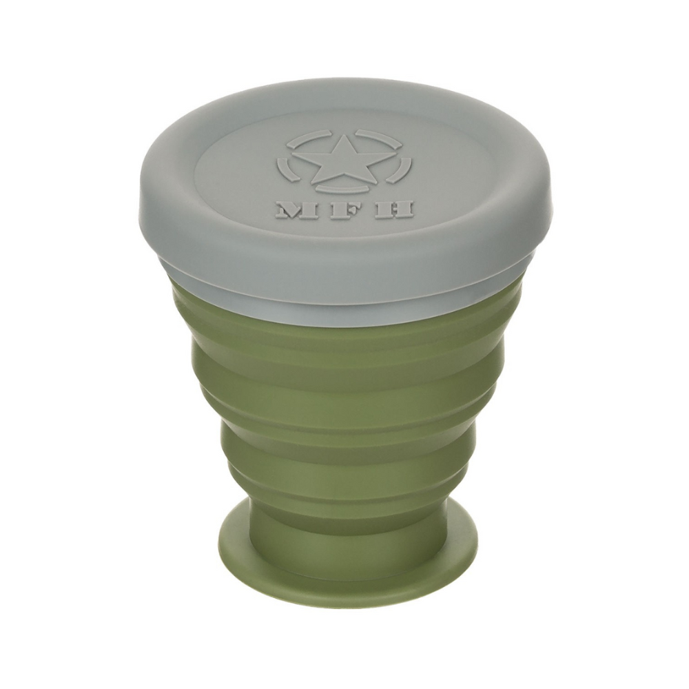 Pack de survie de 72 heures complet contenant des fournitures essentielles comme une trousse de premiers secours, un réchaud, une lampe frontale et plus encore.