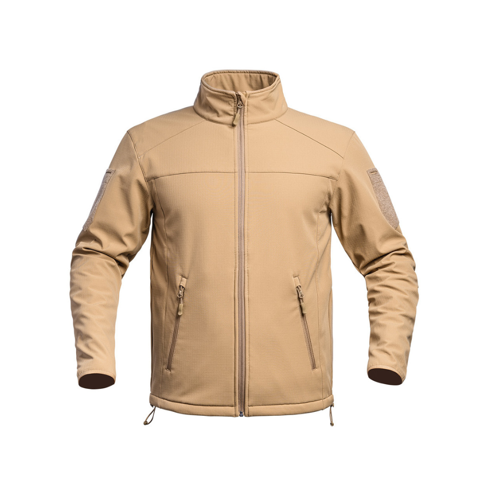 Veste Softshell Fighter Tan résistante et fonctionnelle, conçue par A10 Equipment pour les militaires, avec technologie Soft-Shell 3 couches et tissu Ripstop 5.0