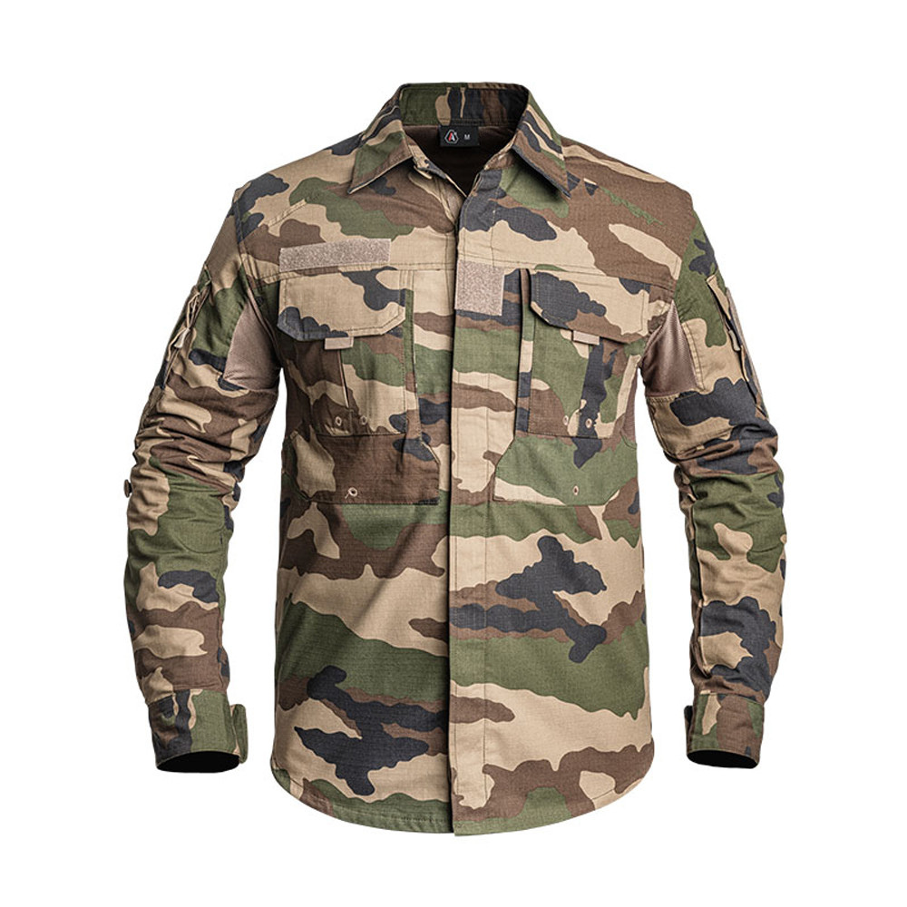 Chemise de combat FIGHTER en tissu Ripstop avec poches multiples, conçue par A10 EQUIPMENT pour une résistance et une ergonomie optimales.