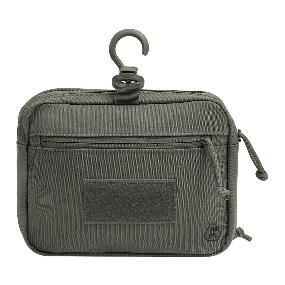 Robuste trousse de toilette Transall verte olive d'A10 Equipment, faite de tissu polyester résistant et dotée de nombreux compartiments de rangement.