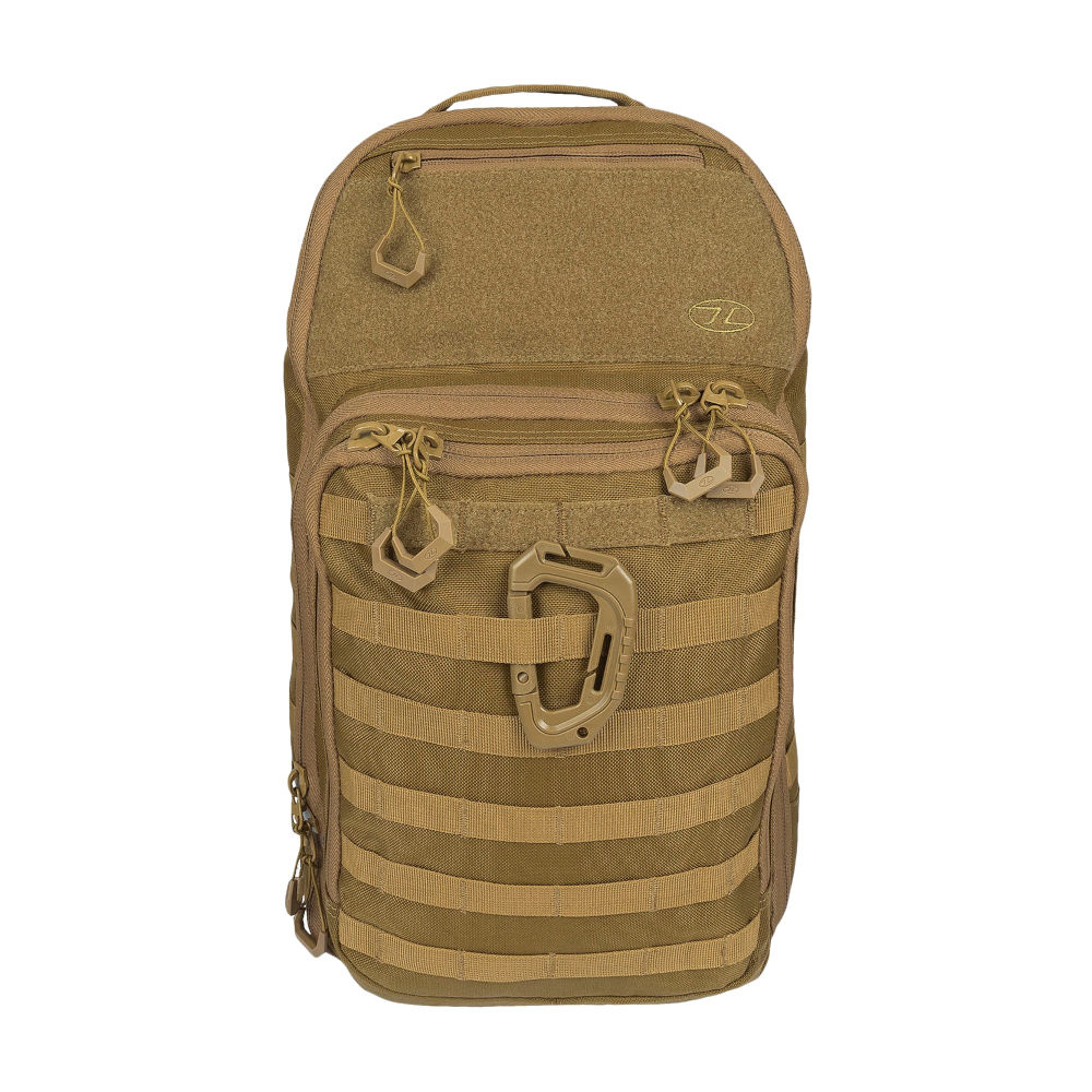 Highlander Harrier 25L Coyote sac à dos musette avec compartiments multiples, sangles de compression et système dorsal rembourré pour un confort optimal.