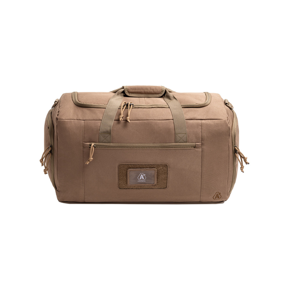 Sac de transport robuste Transall 45L d'A10 Equipment, inspiré de l'avion militaire français, fabriqué en tissu polyester résistant avec options de portage et compartiments multiples