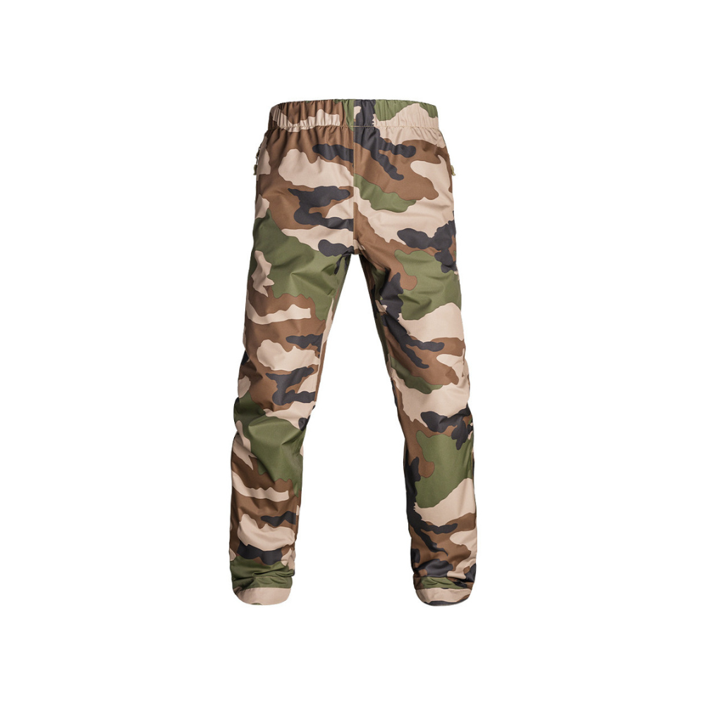 Balise alt : Pantalon imperméable Lightshell Rain Protect de A10 Equipment en tissu ripstop, technologie Light-Shell et membrane X-Perf pour une protection optimale contre les intempéries.