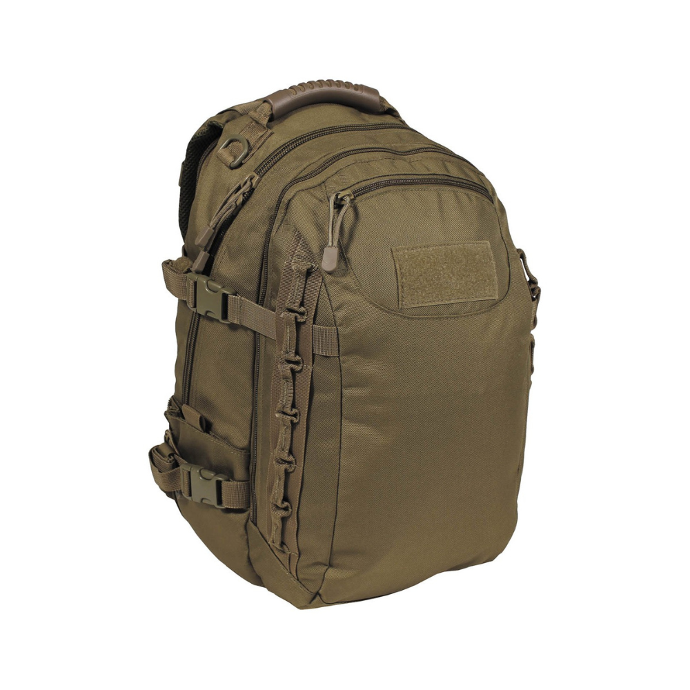 Sac à dos Aktion 30L Coyote de MFH en Polyester 900D avec bretelles rembourrées et ajustables, poches multiples et compartiment pour PC portable