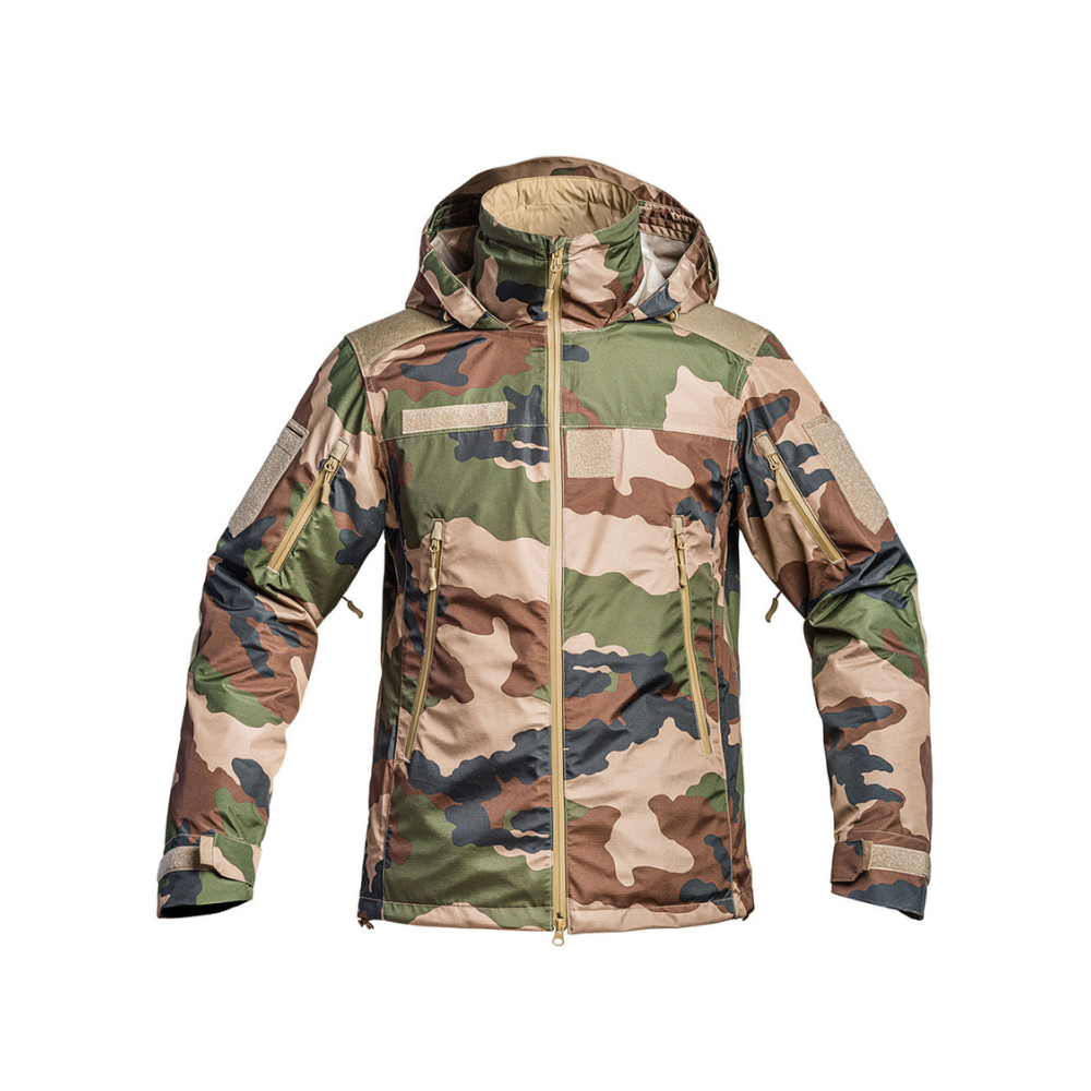 Parka Hardshell Fighter de A10 Equipment en tissu Ripstop, imperméable et respirante, conçue pour la résistance et l'ergonomie sur le terrain.