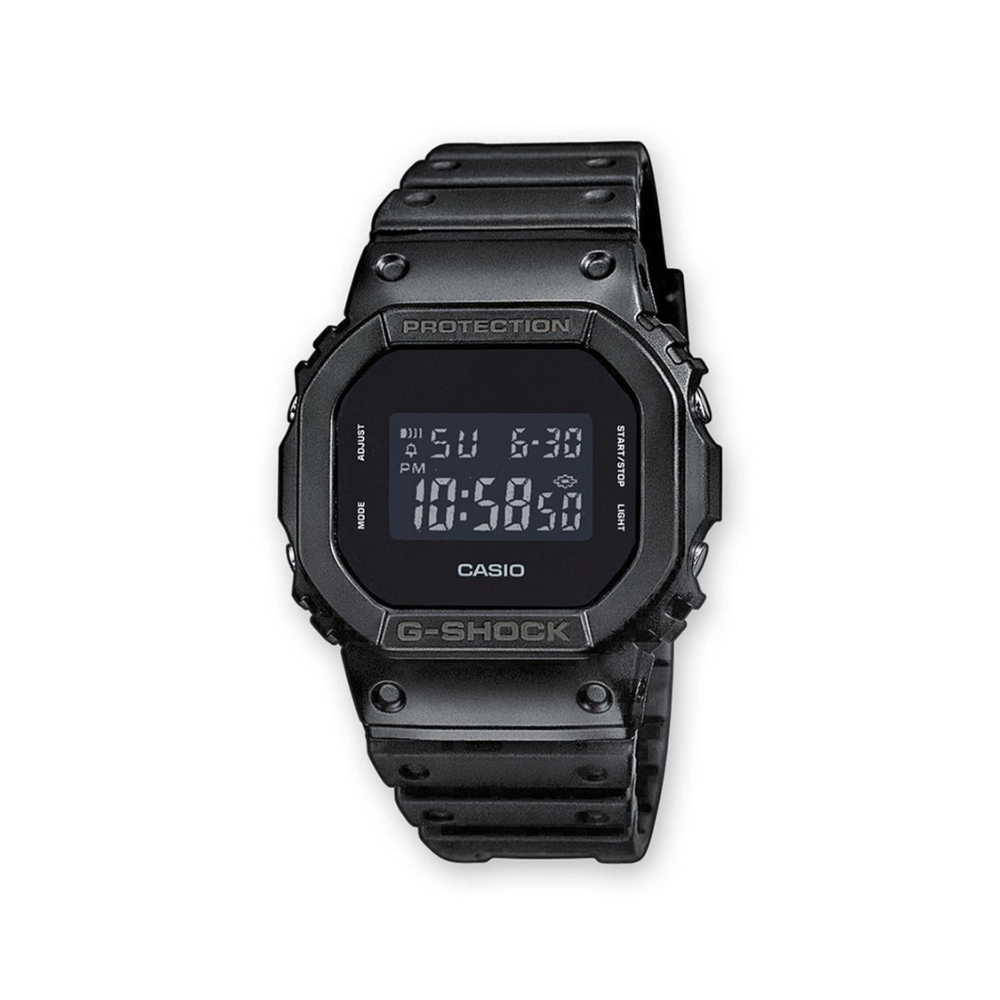 Montre numérique G-Shock DW-5600BB noire classique et robuste avec cadran en verre minéral et bracelet en résine de Casio