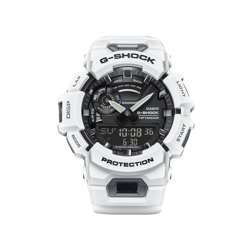 Montre sportive connectée G-SHOCK GBA-900 de Casio avec cadran en verre minéral et bracelet en résine, synchronisation Bluetooth, podomètre, alarmes multiples et éclairage LED.