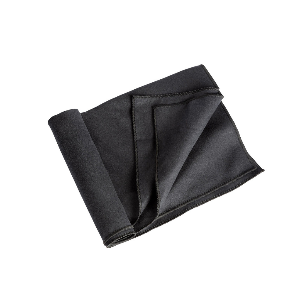 Serviette microfibre verte olive de 75x130cm de la gamme EXPÉDITION par A10 Equipment, légère, compacte et à séchage rapide