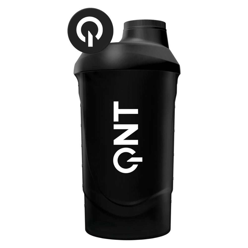Shaker portable noir 600ml QNT avec tamis intégré pour préparation facile de shakes protéinés sans grumeaux