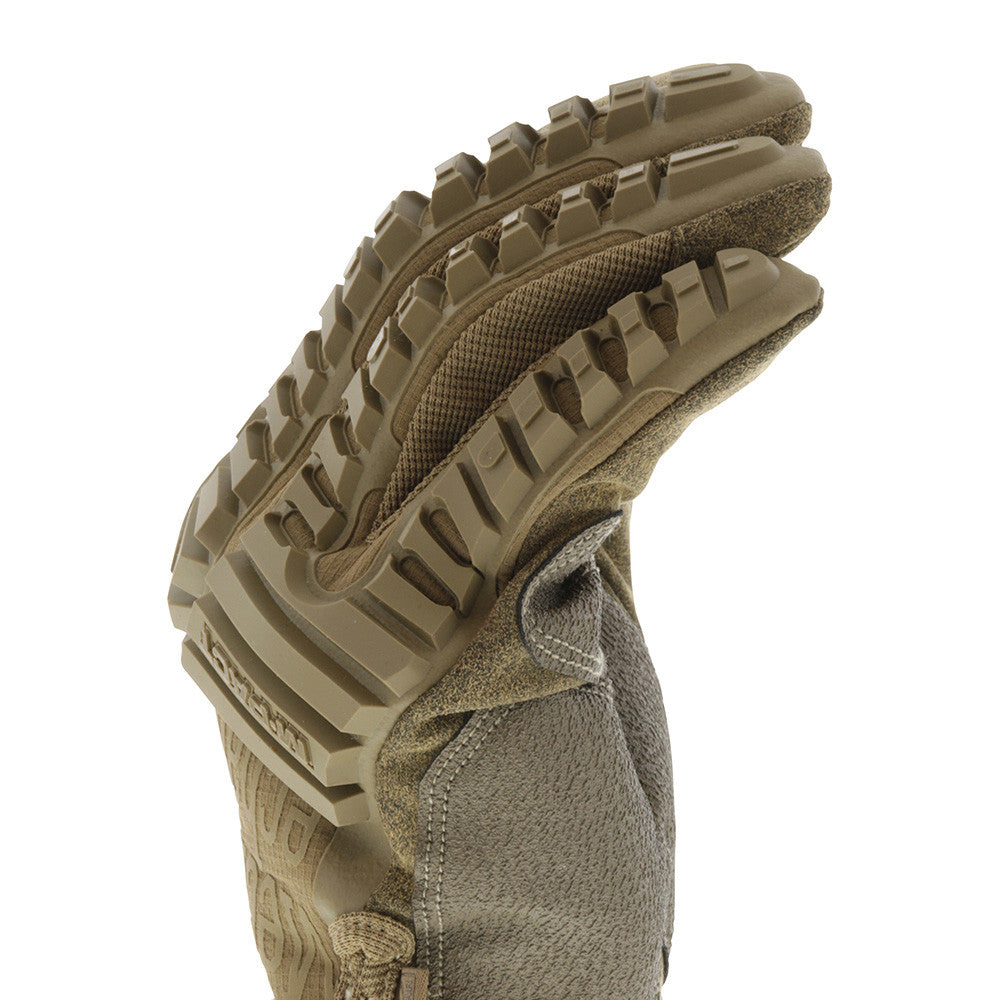 Serrage du poignet par bande auto-agrippante des gants M-Pact Mechanix tan