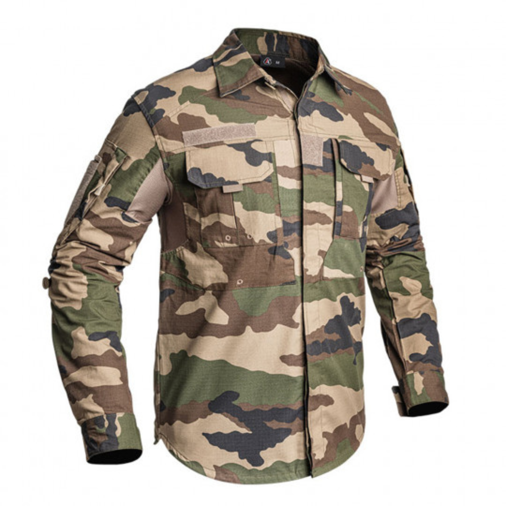 Chemise de combat FIGHTER CAM CE de A10 EQUIPMENT, résistante et fonctionnelle, pour une liberté de mouvement optimale sur tous types de terrains