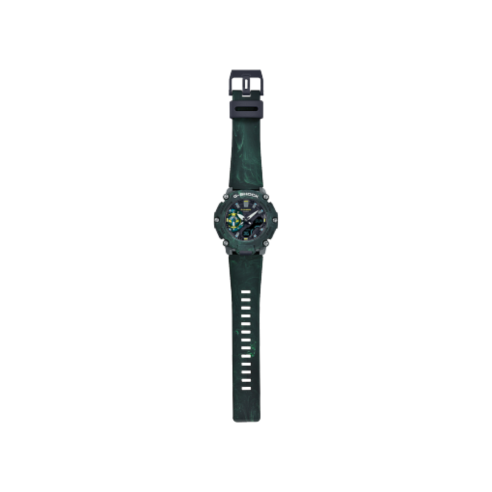 Montre G-SHOCK GA-2200MFR-3AER vert Casio avec bracelet et lunette en résine de couleur mixte évoquant une forêt mystique