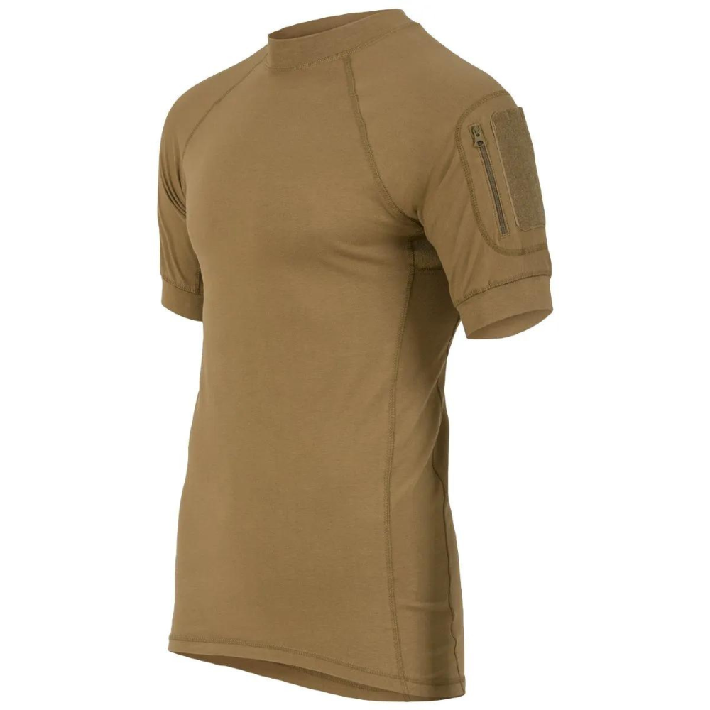 T-shirt Combat Coyote Tan de la marque Highlander en coton et spandex, ajusté, évacue l'humidité, avec petite poche sur la manche