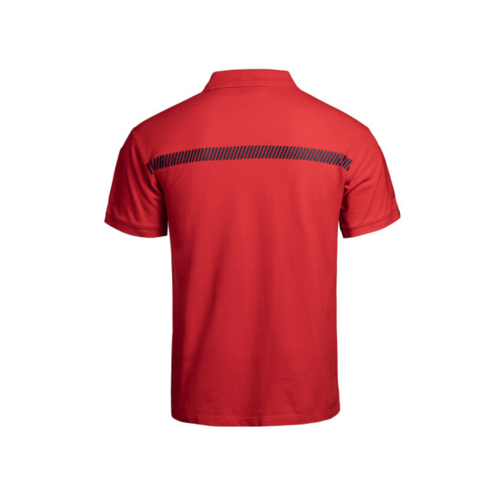 Polo rouge de sécurité incendie de la gamme SÉCU-ONE par A10 Equipment, conçu pour la résistance, l'ergonomie, la fonctionnalité et la technicité, avec marquage '