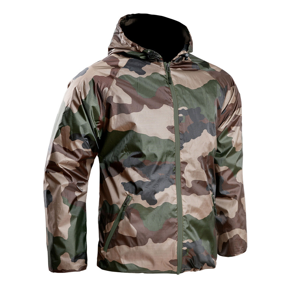 Veste de pluie Ultra-Light en tissu Ripstop, imperméable et respirante, de couleur camo de A10 Equipment.