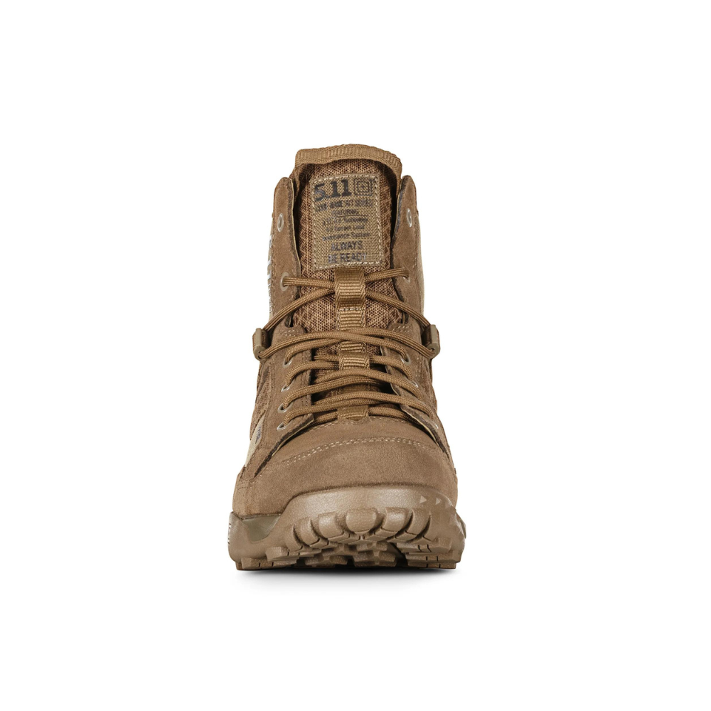 <p>Alt=Bottes non-zip 6 pouces couleur Coyote Tan de la marque 5.11></p>