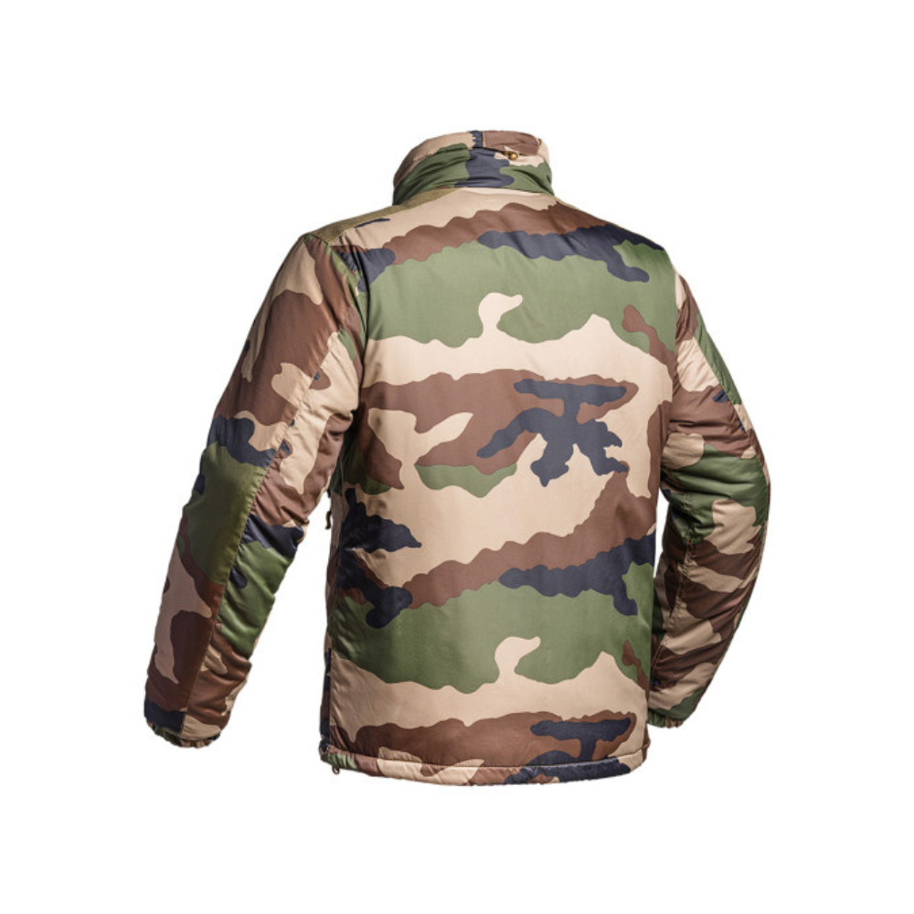 Veste militaire technique FIGHTER XMF 120 de A10 EQUIPMENT en camouflage CE, offrant résistance, ergonomie, fonctionnalité et technicité avec isolation thermique HEAT PROTECT.