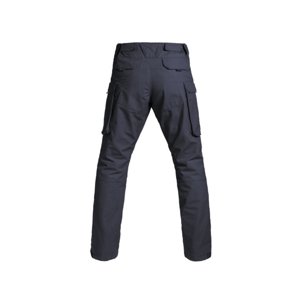 Alt tag: Pantalon de combat FIGHTER de A10 EQUIPMENT, résistant et ergonomique, conçu en tissu Ripstop 5.0 avec traitement TEFLON et IR-PROTECT pour une protection optim