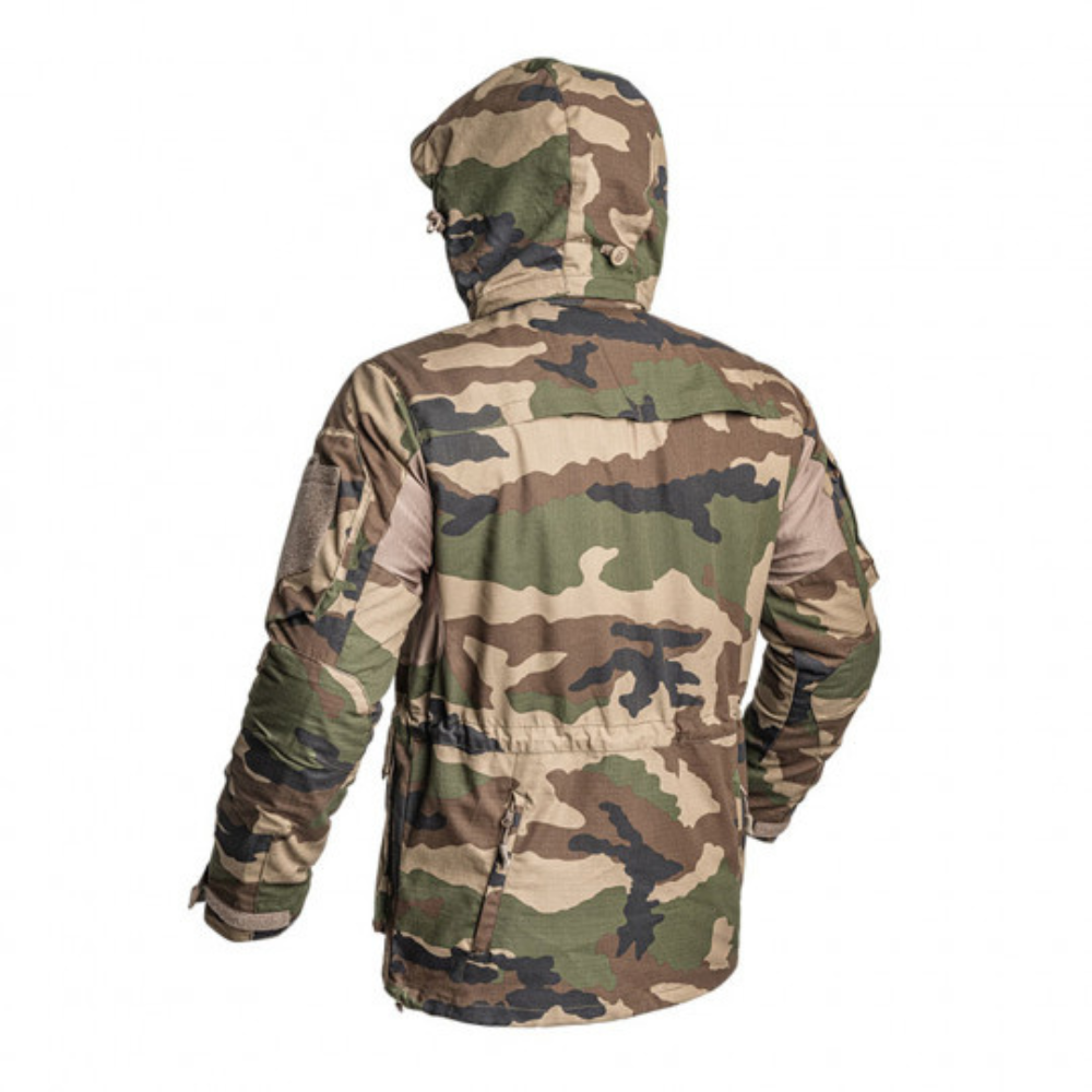 Veste de combat longue FIGHTER CAM CE d'A10 EQUIPMENT, résistante et ergonomique, avec de nombreuses poches et une capuche amovible, fabriquée en tissu Ripstop