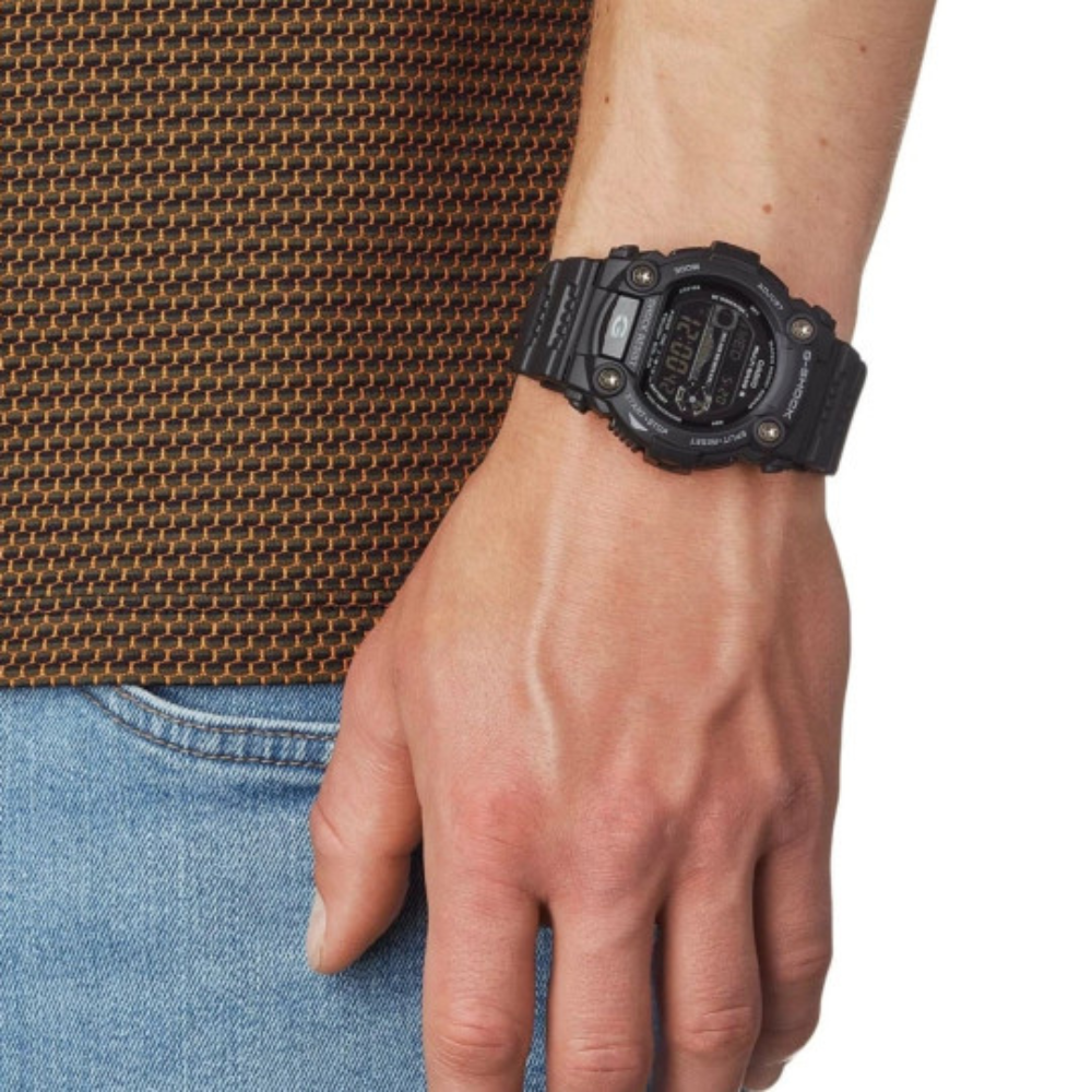 Montre G-Shock GW-7900B noire de Casio avec cadran en verre minéral, boîtier et bracelet en résine, caractéristiques solaires et radio-pilotées et multiples fonctionnal