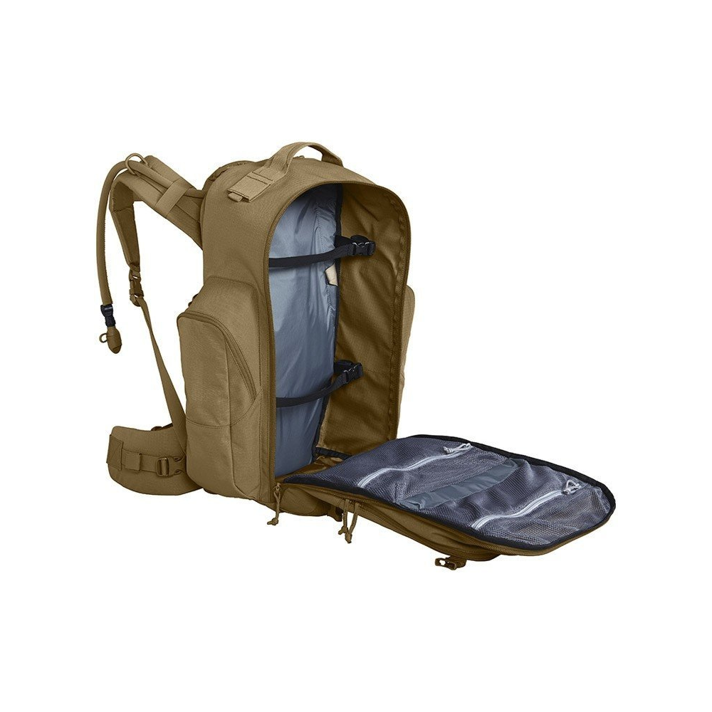 Grand sac à dos BFM Camelbak de 47 litres avec réservoir Crux de 3L en couleur coyote, doté de passants MOLLE Moutain, d'un harnais Futura réglable et