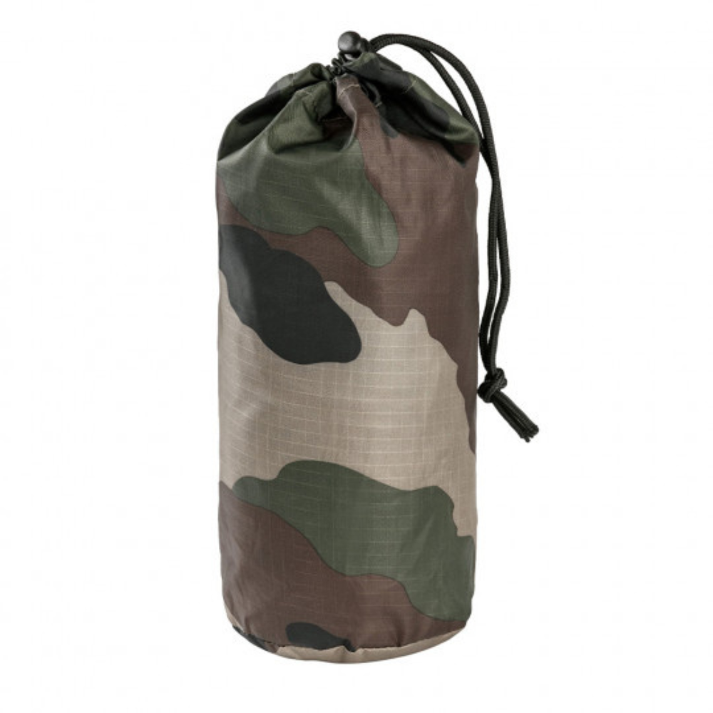 Veste de pluie Ultra-Light en tissu Ripstop, imperméable et respirante, de couleur camo, de la marque A10 Equipment.