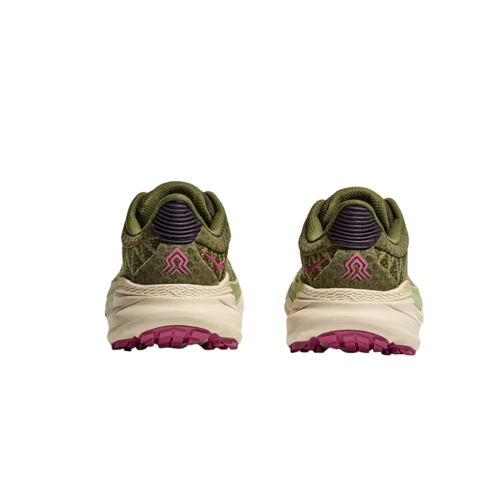 Chaussures femme Hoka Challenger 7 ATR conçues pour le trail et la route avec tige en mesh et semelle extérieure pour adhérence sur terrains accidentés