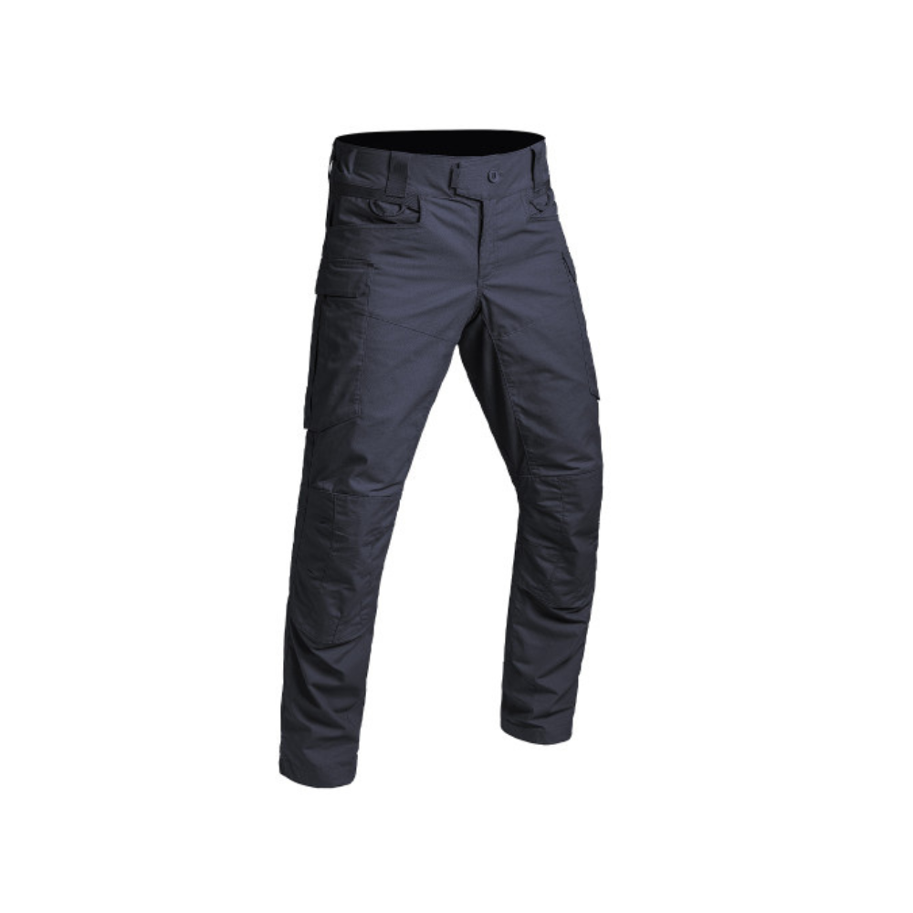 Le pantalon de combat Fighter A10 Equipment, résistant et ergonomique, conçu pour les militaires avec le tissu Ripstop 5.0 et des traitements TEFLON et IR-PROTECT.
