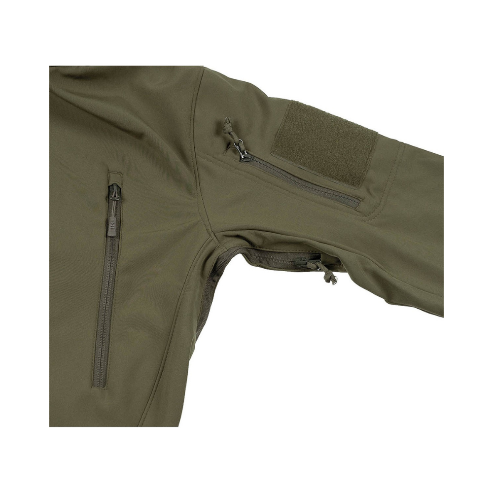 Veste softshell haut de gamme 'Scorpion' en vert olive de MFH, avec enduit téflon, hydrofuge, oléofuge, antitache, coupe-vent et respirant, dotée de