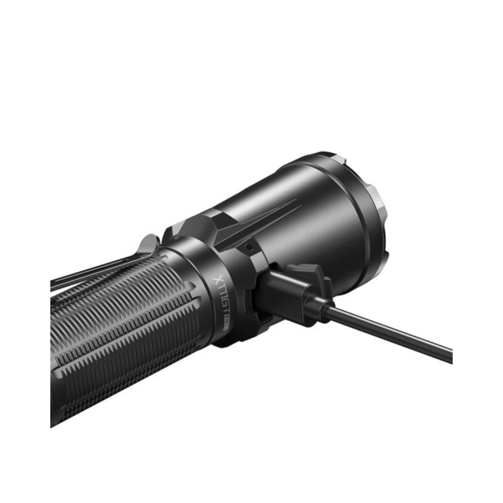 Klarus XT11GT PRO V2.0, lampe tactique rechargeable USB-C, 3300 lumens, couleur noir, résistante et étanche.