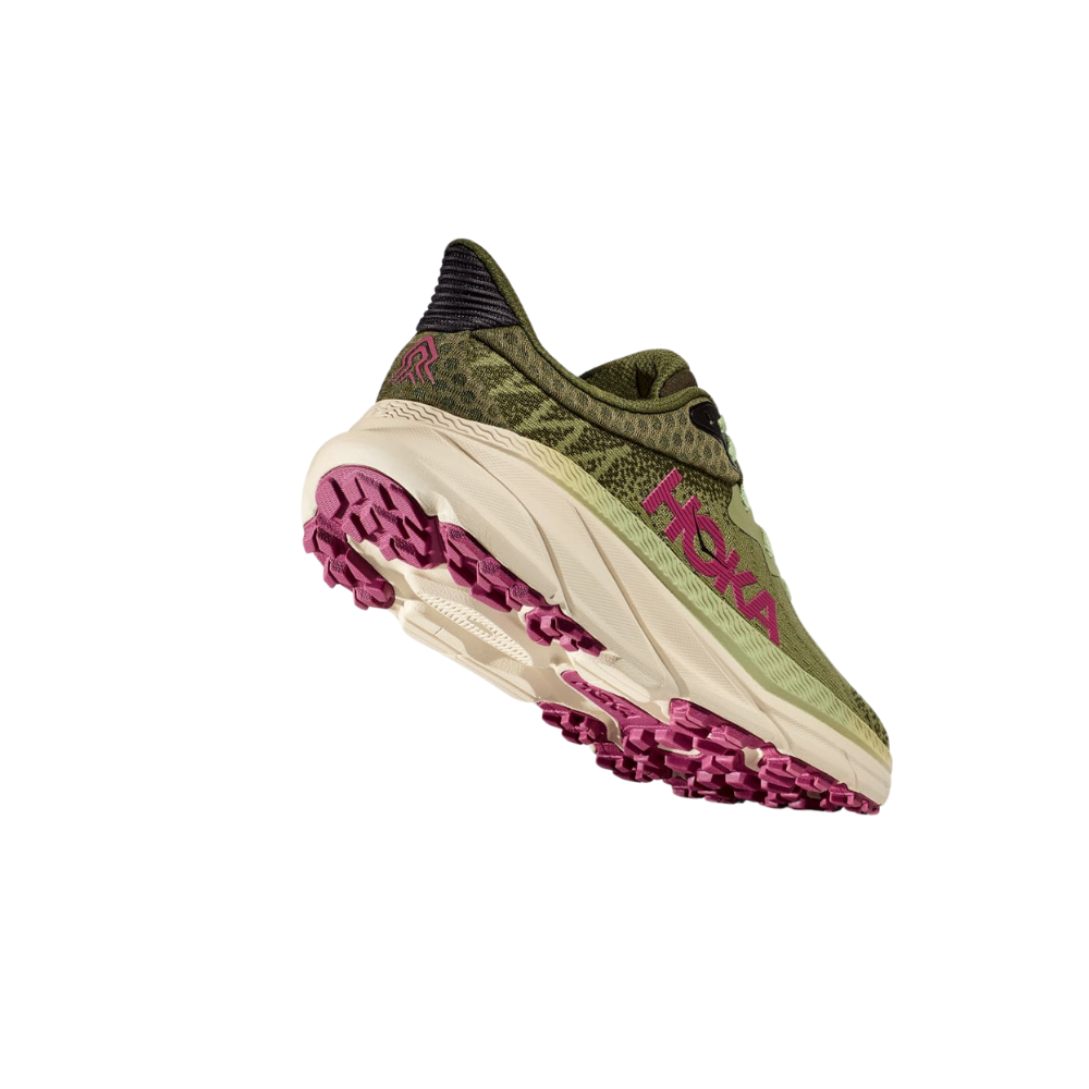 Chaussures pour femme Hoka Challenger 7 ATR, conçues pour le trail et la ville, avec tige en mesh et semelle extérieure améliorée pour une meilleure adhérence sur terrains accident