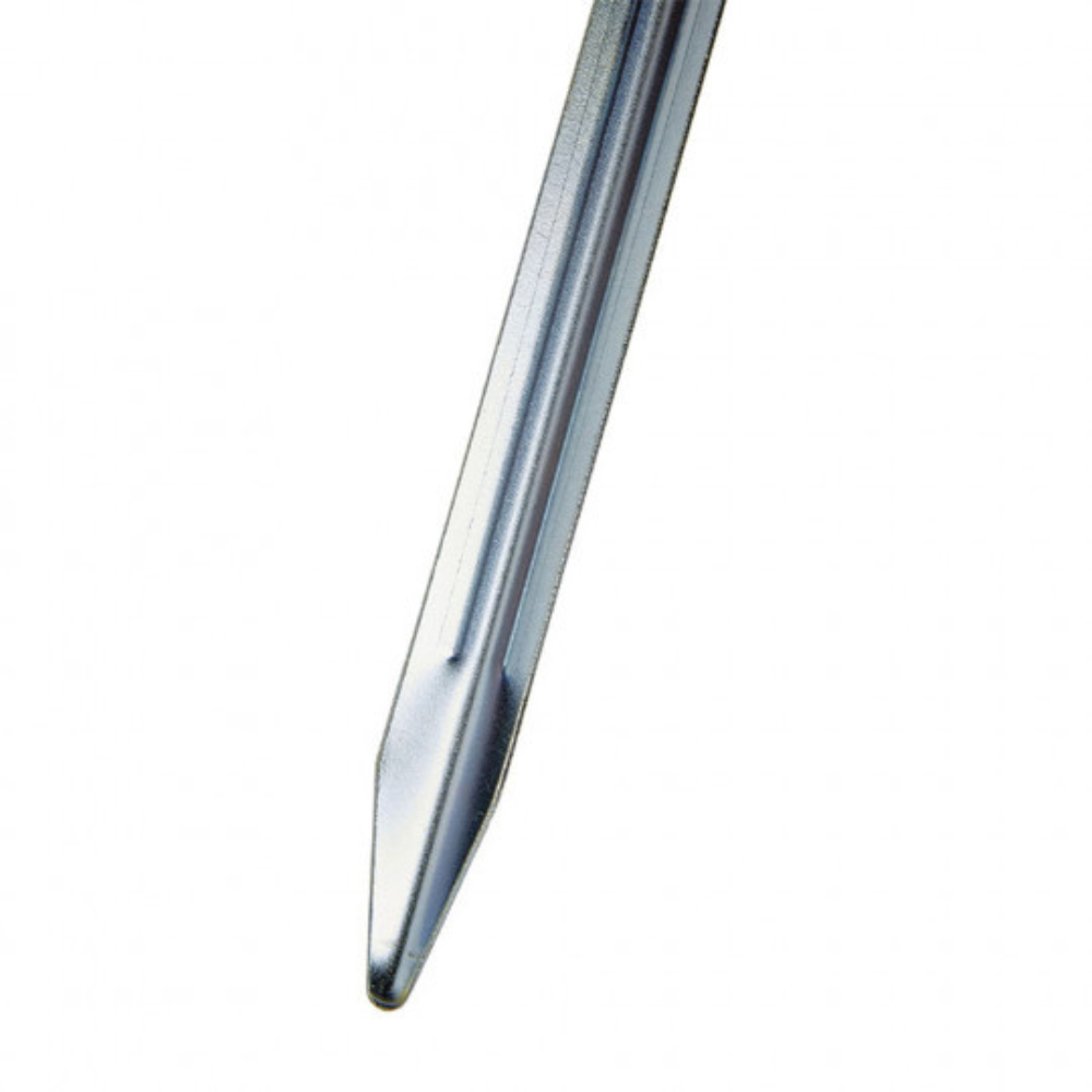 Kit de fixation pour bâche terrain EXPÉDITION de A10 Equipment comprenant cordes en nylon et piquets métalliques.