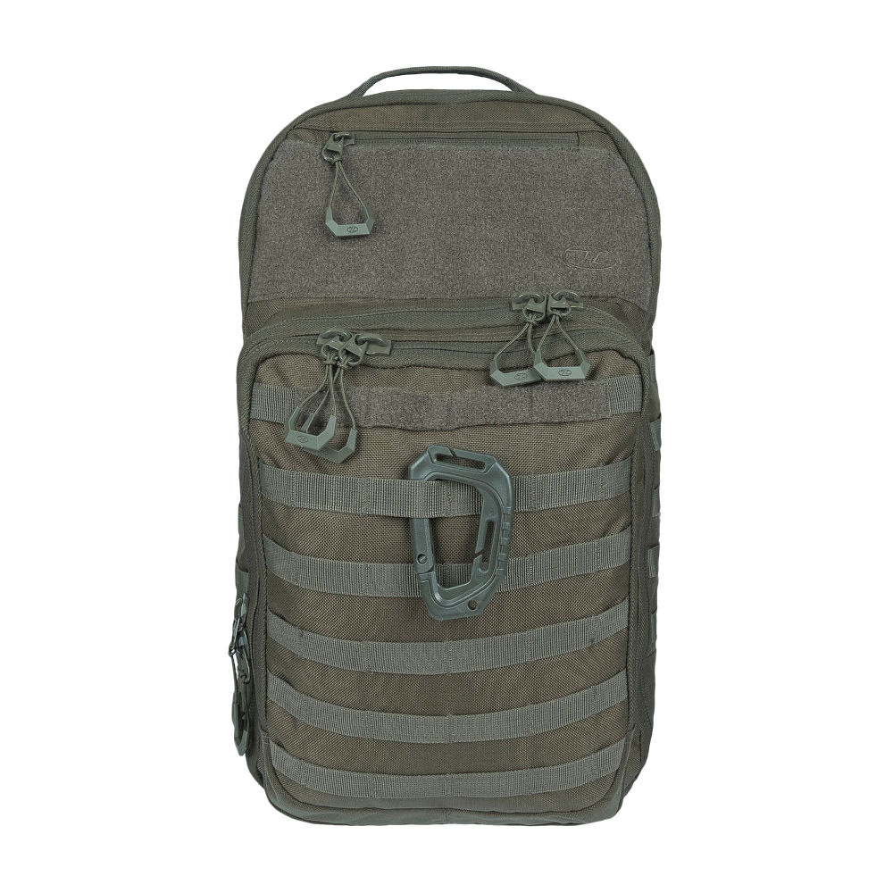 Sac à dos Harrier 25L de Highlander en vert olive avec système dorsal rembourré en maille, sangles réglables, fermetures éclair solides, mousqueton MOLLE et plusieurs poches pour