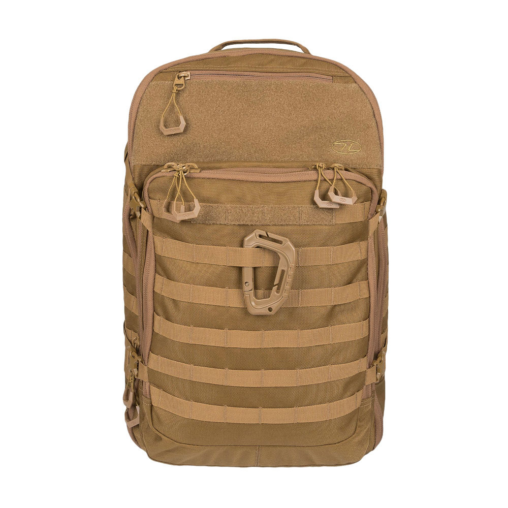 Sac à dos Highlander Harrier 35L Coyote, conçu pour un accès rapide à l'équipement, avec système dorsal rembourré, multiples poches et mousqueton MOLLE pour fixation d'accesso