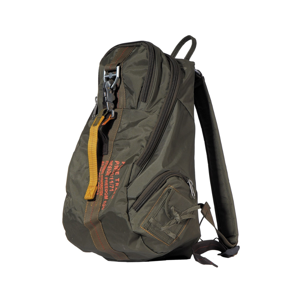 Sac à dos en nylon kaki 'PT' de MFH avec mousqueton, bretelles rembourrées ajustables, compartiments zippés et poignées