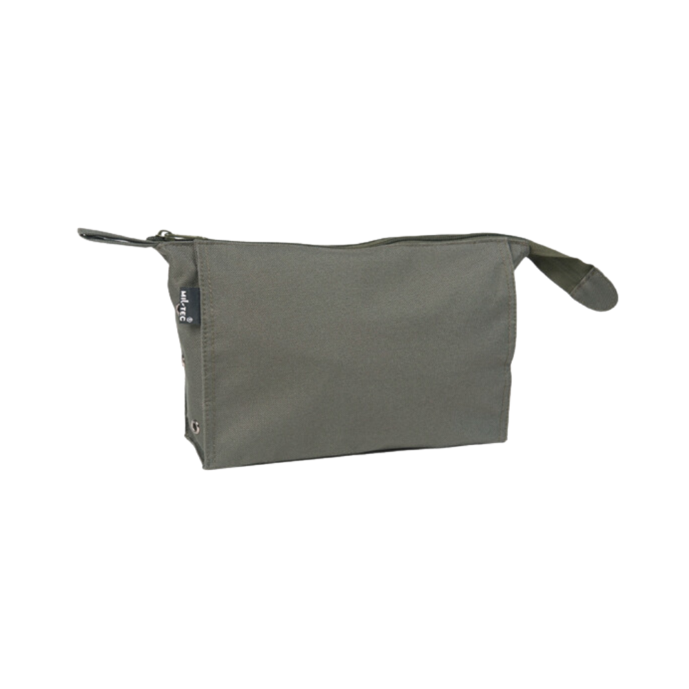Trousse de toilette BW Vert Olive Mil-Tec en polyester avec divers compartiments internes et trous d'aération, fermeture par zip, dimensions 24x16x7cm, poids 90g
