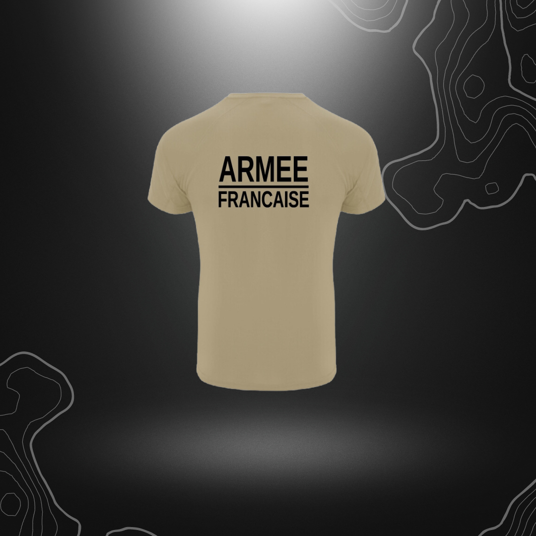 Deux t-shirts de l'armée française en tissu respirant et technique avec protection UV, disponibles en vert et désert pour 25€