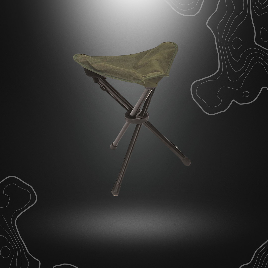 Tabouret trépied de camping vert olive Mil-Tec en polyester Oxford, structure en acier, poids 660g, capacité de charge 100kg, surface lisse, antitache et hydrofuge.