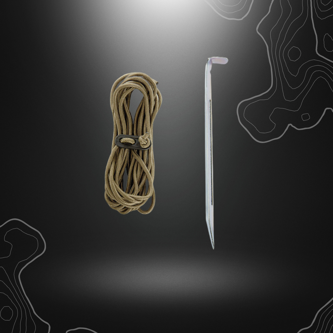 Kit de fixation de bâche EXPÉDITION d'A10 Equipment, avec cordes en nylon et piquets en métal profilé résistants et légers, pour tous types de sols.