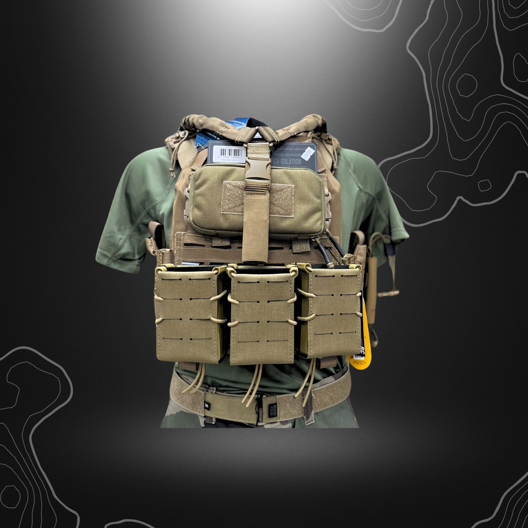 Pack gilet tactique complet 2.0 comprenant porte plaques, porte chargeurs, poche admin téléphone, sangle 1 point HK tan, EBI tan et porte radio coyote