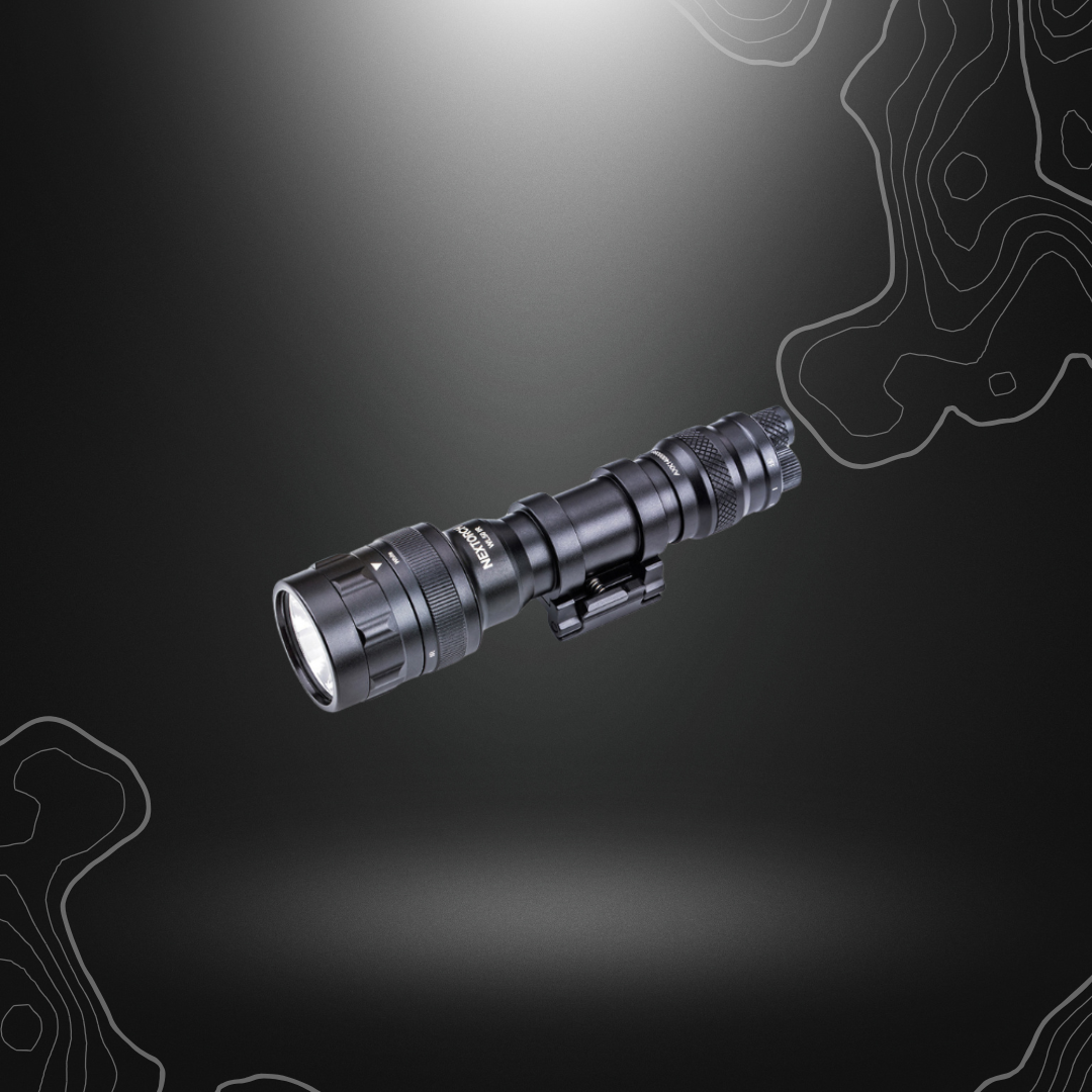 Robuste lampe tactique WL50 IR pour arme longue de Nextorch avec éclairage blanc et infrarouge, 860 lumens, montage sur rail picatinny, alimentée par deux piles CR123A ou