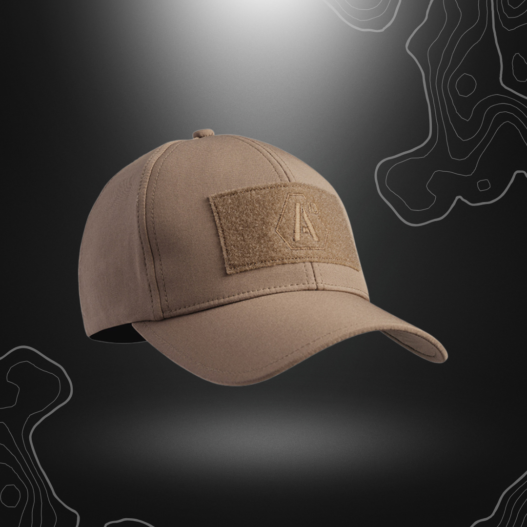 Casquette Stretch Fit de A10 Equipment en polyester respirant avec ajustement optimal grâce à la technologie Stretch Fit, disponible en plusieurs couleurs et tailles.