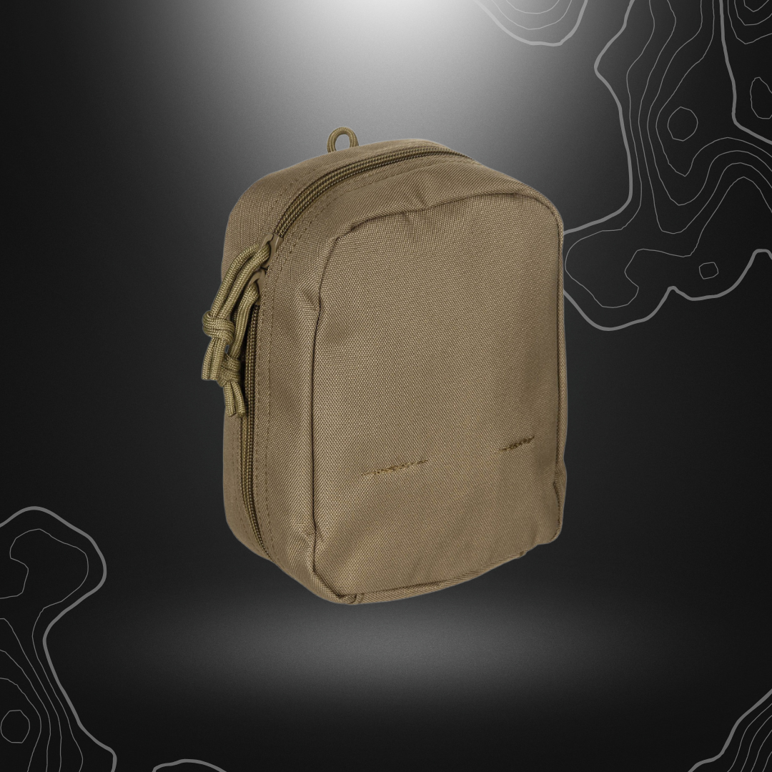 Poche Molle petit multi-usage en tan de MFH, avec compartiment rabattable, fermeture éclair double sens, connexions élastiques et boucles de fixation, dimensions 15x19x7 cm