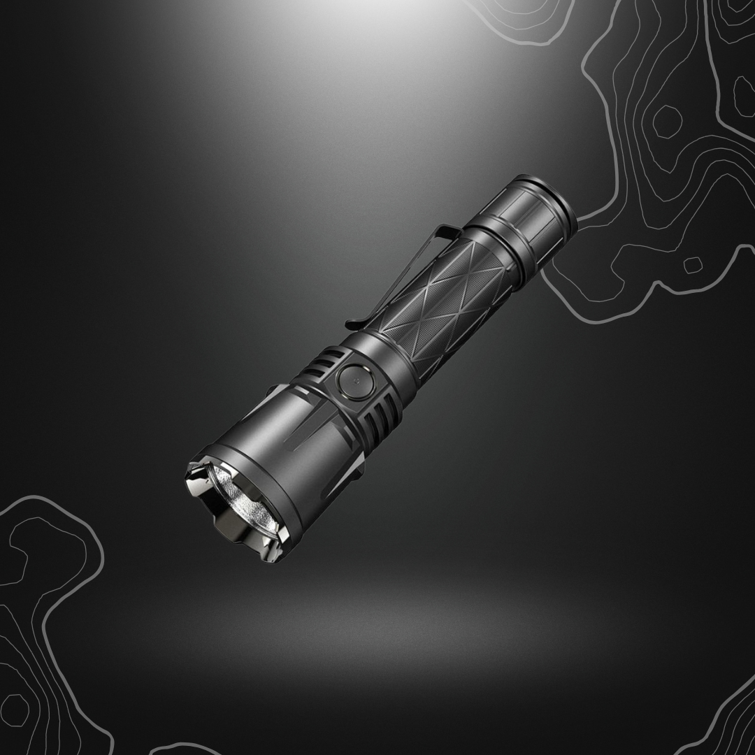 Lampe tactique rechargeable XT21X PRO 4400 Lumens de Klarus en noir avec prise USB-C intégrée, cinq intensités lumineuses et fonction powerbank