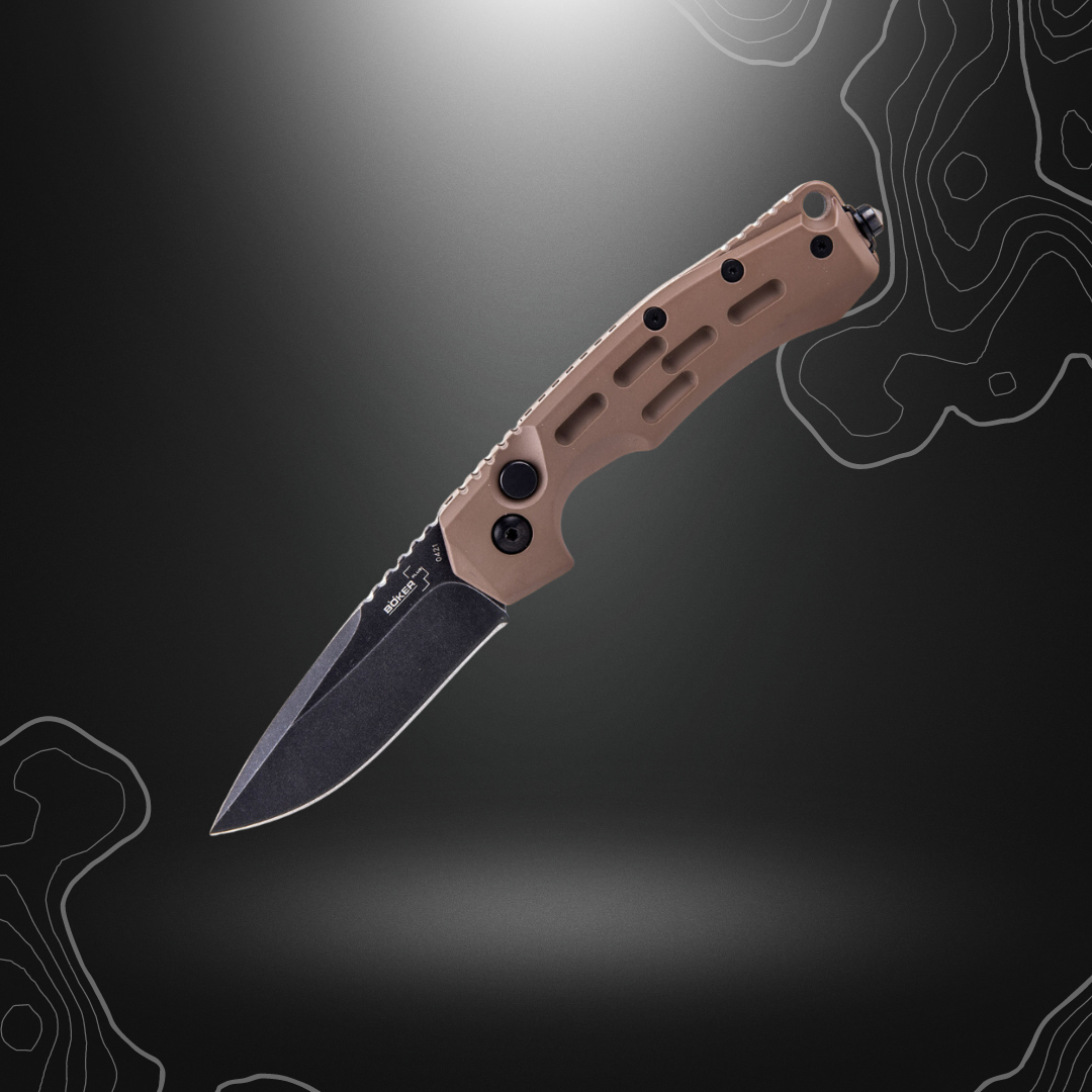 Alt tag SEO pour le couteau pliant Thunder Storm Auto Coyote de Boker Plus, couteau de transport quotidien minimaliste et polyvalent.