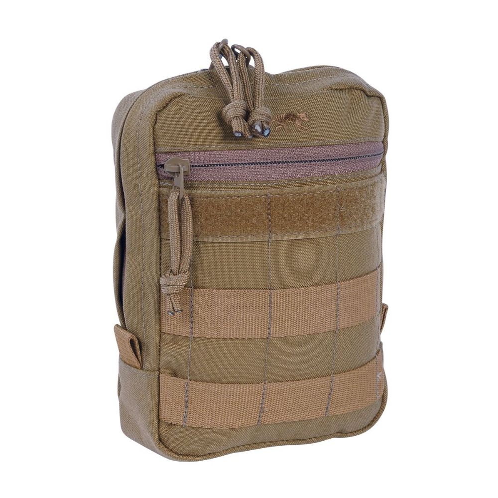 Poche tactique MOLLE TT Tac Pouch 5 Coyote de Tasmanian Tiger avec ouverture zippée, support Velcro, dimensions 20x15x5cm et poids de 170 gr