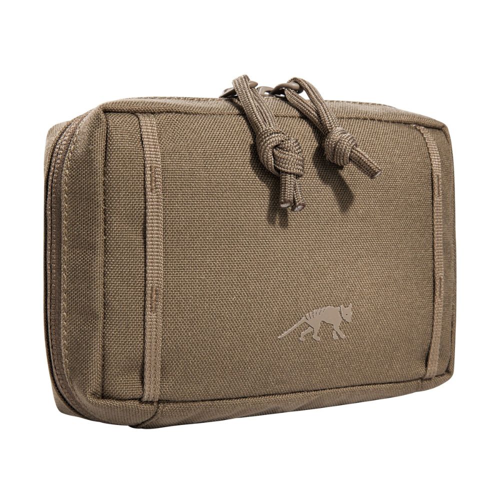 Poche tactique MOLLE TT TAC POUCH 4.1 Coyote de Tasmanian Tiger avec ouverture zippée, système d'attache MOLLE et pochette intérieure en filet