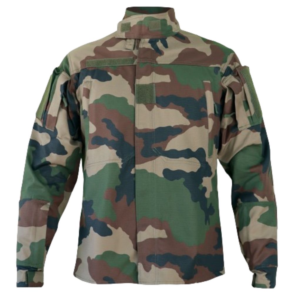 Veste tactique F3 légère et résistante de l'Armée Française en camouflage CE avec plusieurs poches zippées et renforts aux coudes