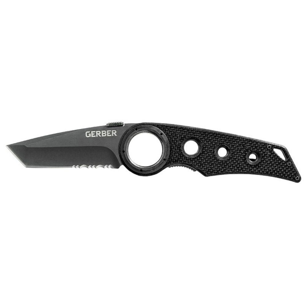 Gerber Remix Tactical, un couteau pliant tactique noir, avec un design atypique, une bague circulaire à l'extrémité du manche et une lame mixte de 8cm en acier